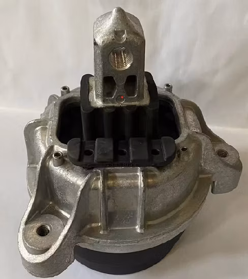 OEM: 22 11 6 786 528 Ajuste para BMW 5 (F10, F18) Año: 2011-2017 Montaje de motor Kutway